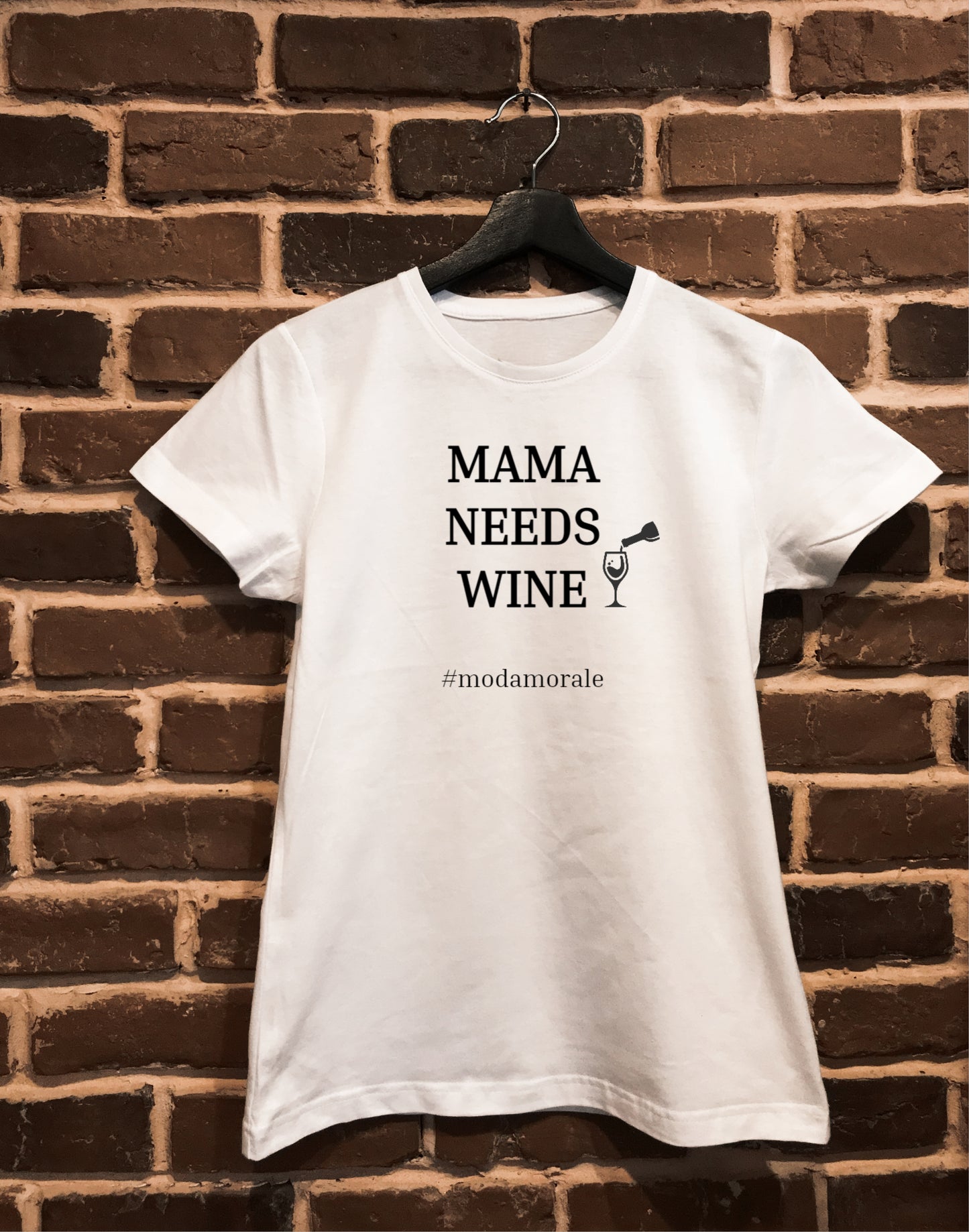 Женска тениска "Mama Needs Wine"