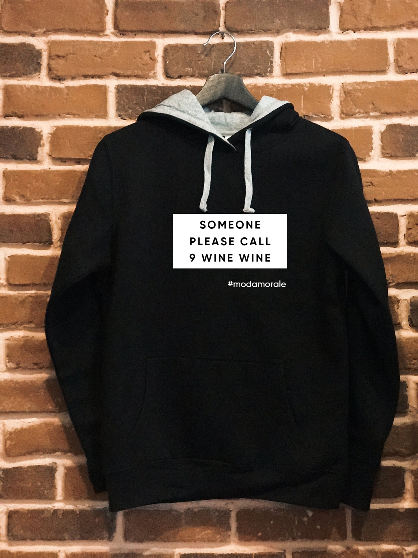 Дамски суичър "Someone please call 9 Wine Wine"